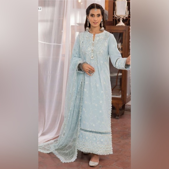 Brand New Pakistani fully embroidered Designer 3 piece suit with Net dupatta - Picture 1 of 16